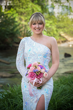 RKPhoto-2024-FallsPark-PromPics-70