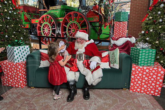 The Charleston Santa 2024-Dec7-1774