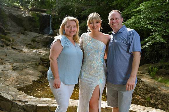 RKPhoto-2024-FallsPark-PromPics-63