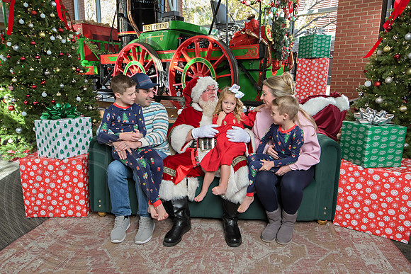 The Charleston Santa 2024-Dec7-1590