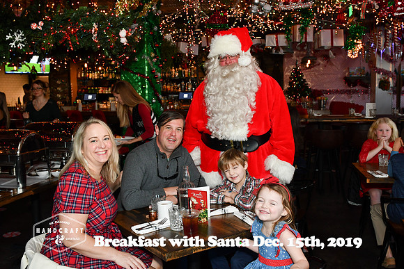 RKPhoto-HandcraftKitchen-SantaBreakfast-02