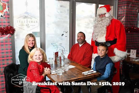 RKPhoto-HandcraftKitchen-SantaBreakfast-04