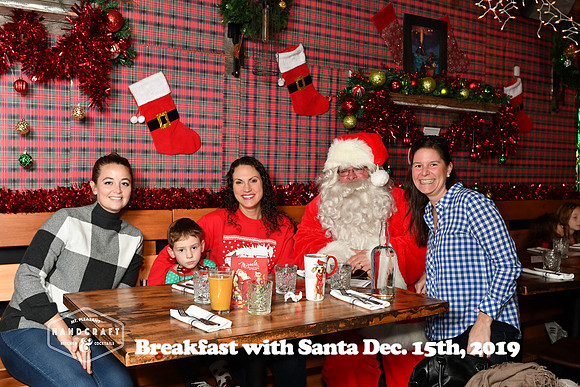 RKPhoto-HandcraftKitchen-SantaBreakfast-06