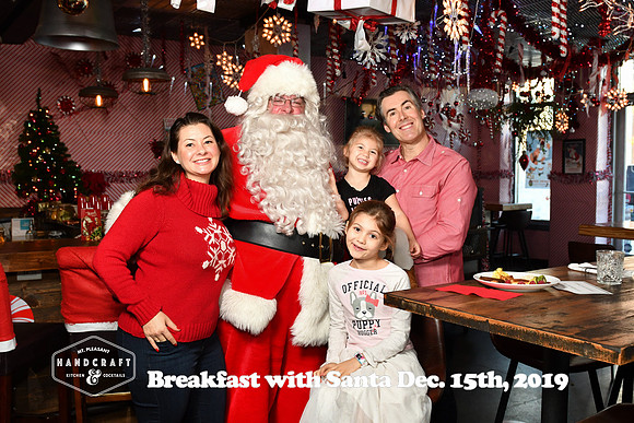 RKPhoto-HandcraftKitchen-SantaBreakfast-11