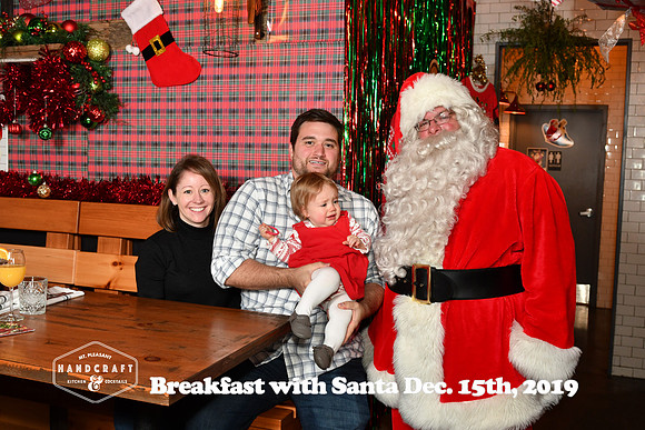 RKPhoto-HandcraftKitchen-SantaBreakfast-16