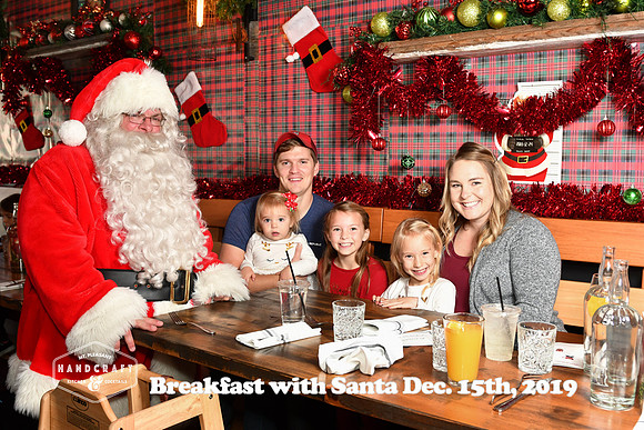 RKPhoto-HandcraftKitchen-SantaBreakfast-17