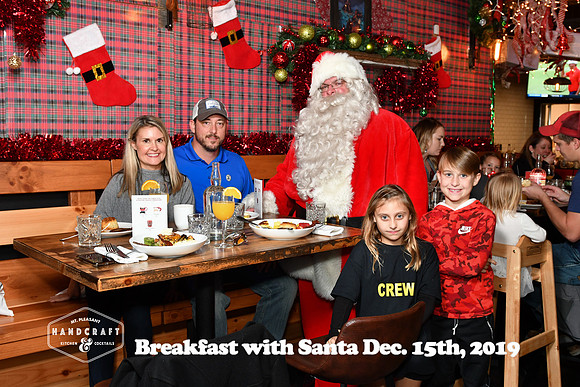 RKPhoto-HandcraftKitchen-SantaBreakfast-21