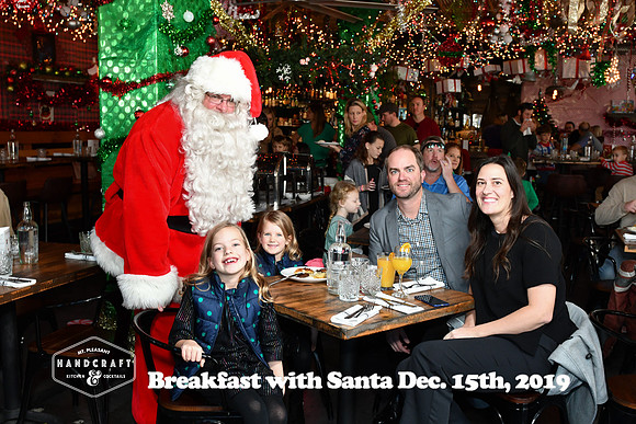 RKPhoto-HandcraftKitchen-SantaBreakfast-24