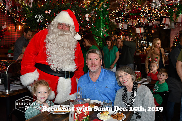 RKPhoto-HandcraftKitchen-SantaBreakfast-25