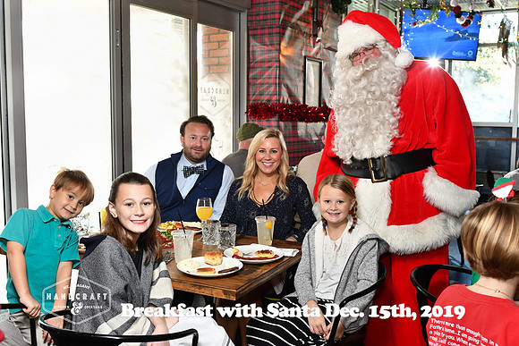 RKPhoto-HandcraftKitchen-SantaBreakfast-28