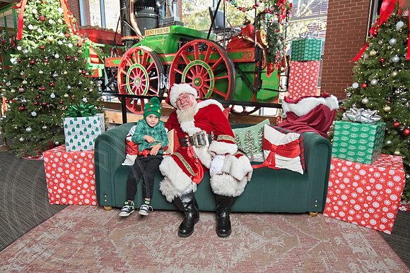 The Charleston Santa 2024-Dec1-0929