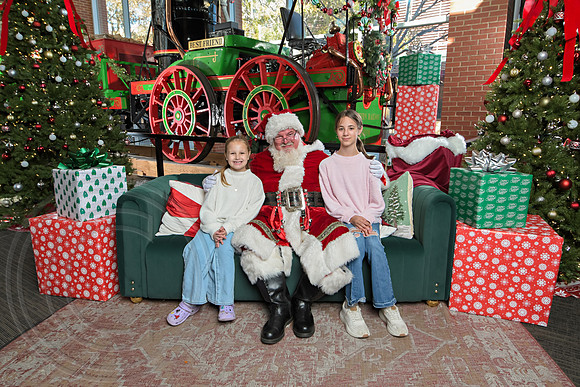 The Charleston Santa 2024-Dec7-1727