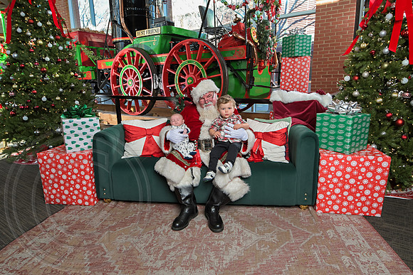 The Charleston Santa 2024-Dec22-4068