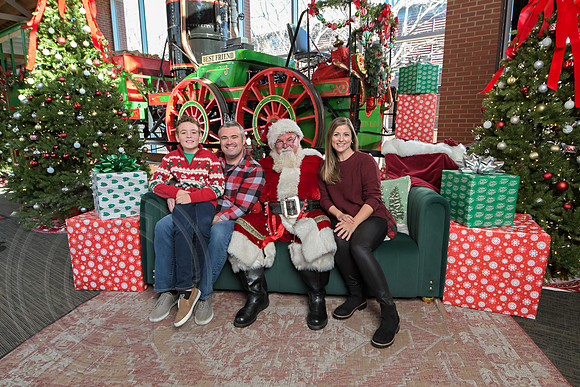 The Charleston Santa 2024-Dec22-3751