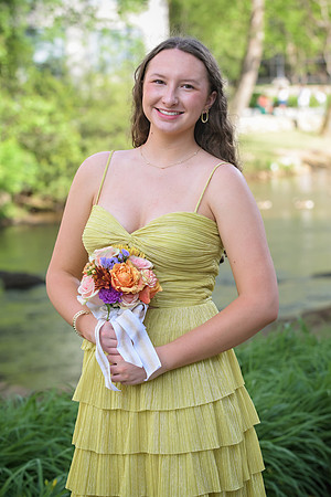 RKPhoto-2024-FallsPark-PromPics-78