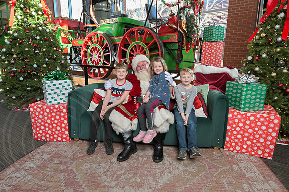 The Charleston Santa 2024-Dec22-3742