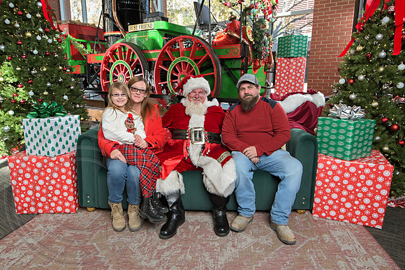 The Charleston Santa 2024-Dec7-1644