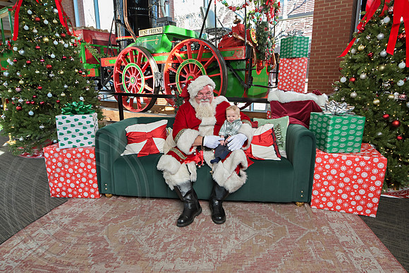 The Charleston Santa 2024-Dec22-3843