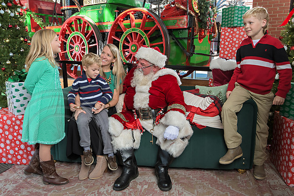 The Charleston Santa 2024-Dec22-3933