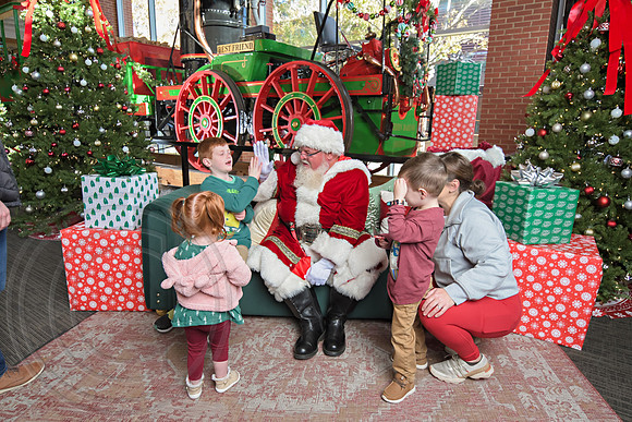 The Charleston Santa 2024-Nov30-0516