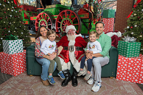 The Charleston Santa 2024-Dec7-1786