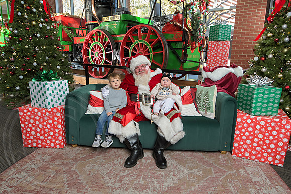The Charleston Santa 2024-Dec7-1684