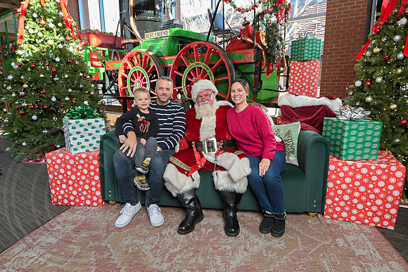 The Charleston Santa 2024-Dec22-3757