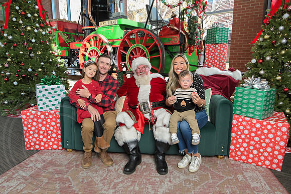 The Charleston Santa 2024-Dec14-2475