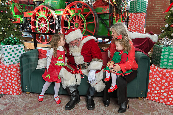The Charleston Santa 2024-Dec22-3911