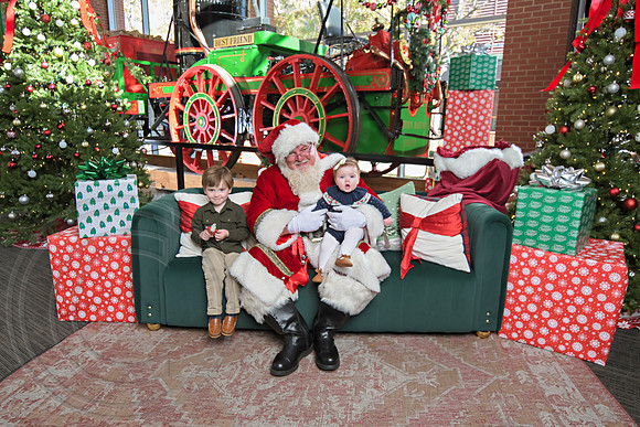 The Charleston Santa 2024-Dec1-0963