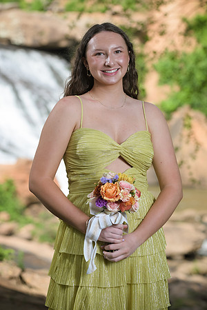 RKPhoto-2024-FallsPark-PromPics-04
