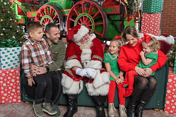 The Charleston Santa 2024-Dec15-2778