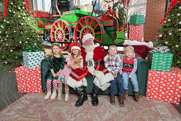 The Charleston Santa 2024-Dec15-2908