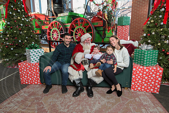 The Charleston Santa 2024-Dec22-3987