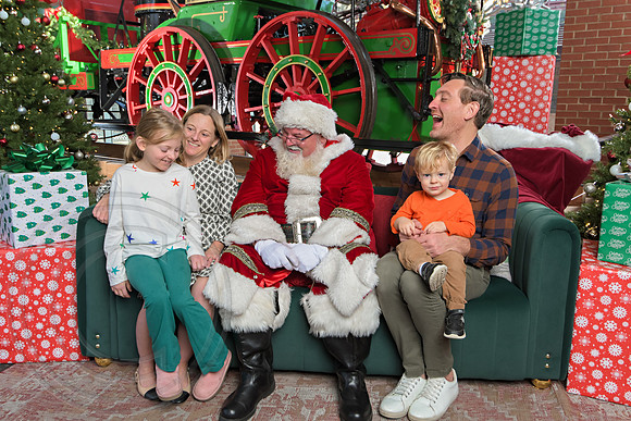 The Charleston Santa 2024-Dec15-2776