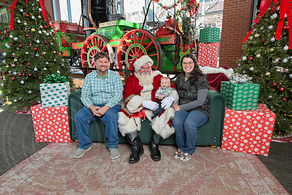 The Charleston Santa 2024-Dec22-3845