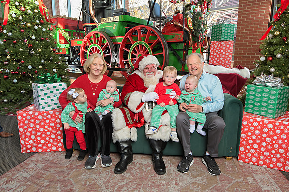 The Charleston Santa 2024-Dec15-2832