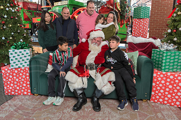The Charleston Santa 2024-Dec22-3887