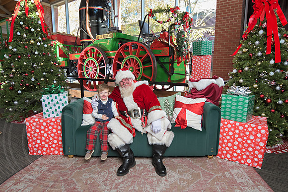 The Charleston Santa 2024-Dec1-0856