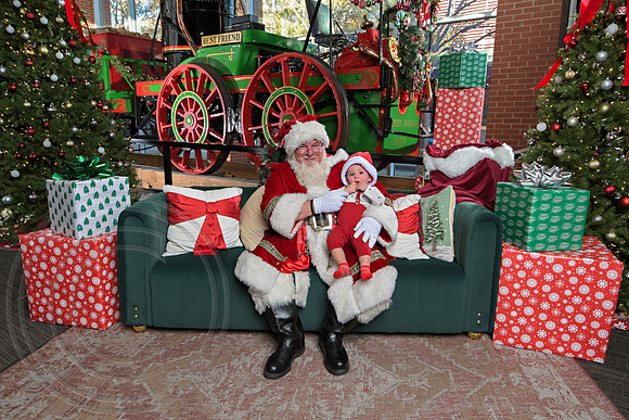 The Charleston Santa 2024-Dec7-1755