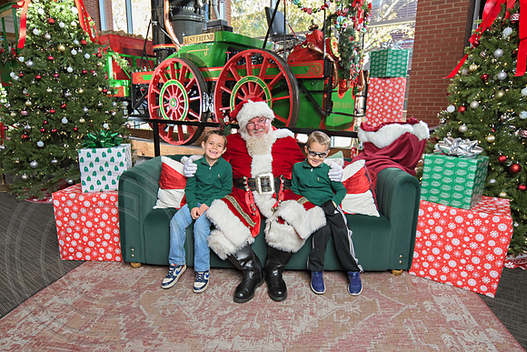 The Charleston Santa 2024-Dec1-0895