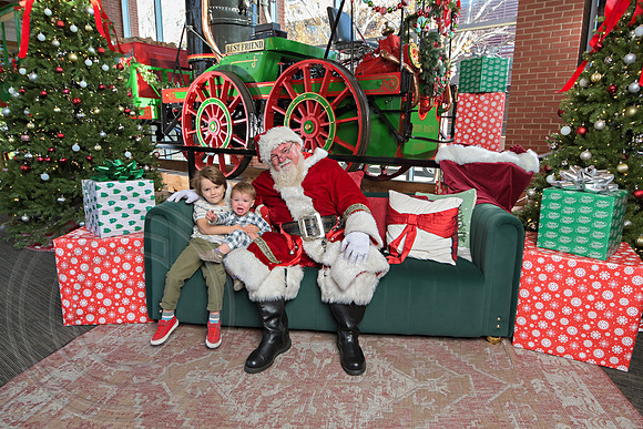 The Charleston Santa 2024-Dec15-2800