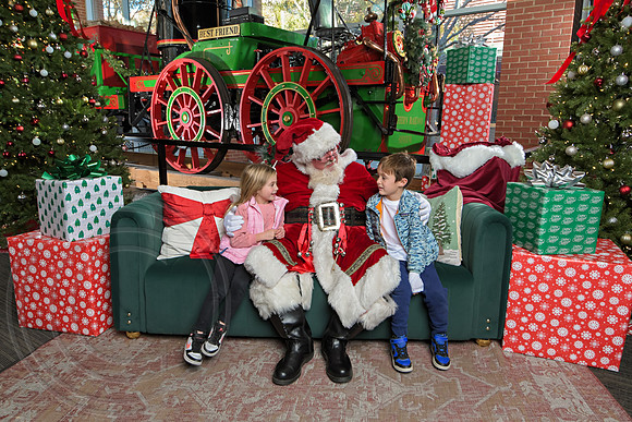 The Charleston Santa 2024-Dec7-1752