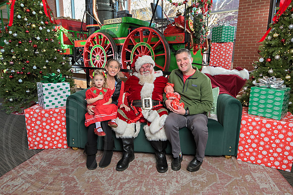 The Charleston Santa 2024-Dec15-2780