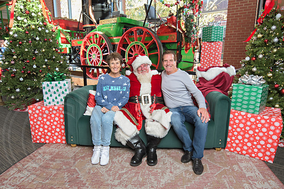The Charleston Santa 2024-Dec1-0922