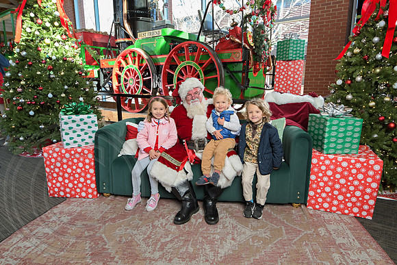 The Charleston Santa 2024-Dec22-3784