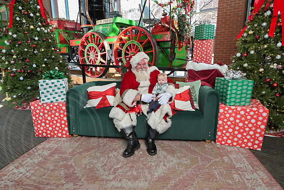 The Charleston Santa 2024-Dec22-3844