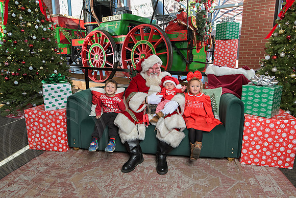 The Charleston Santa 2024-Dec22-4013
