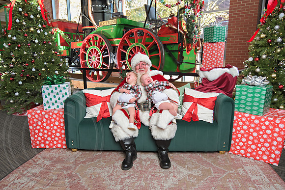 The Charleston Santa 2024-Dec1-0860