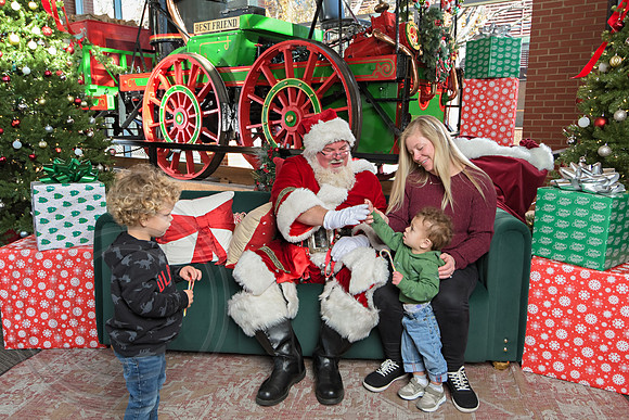 The Charleston Santa 2024-Dec14-2458